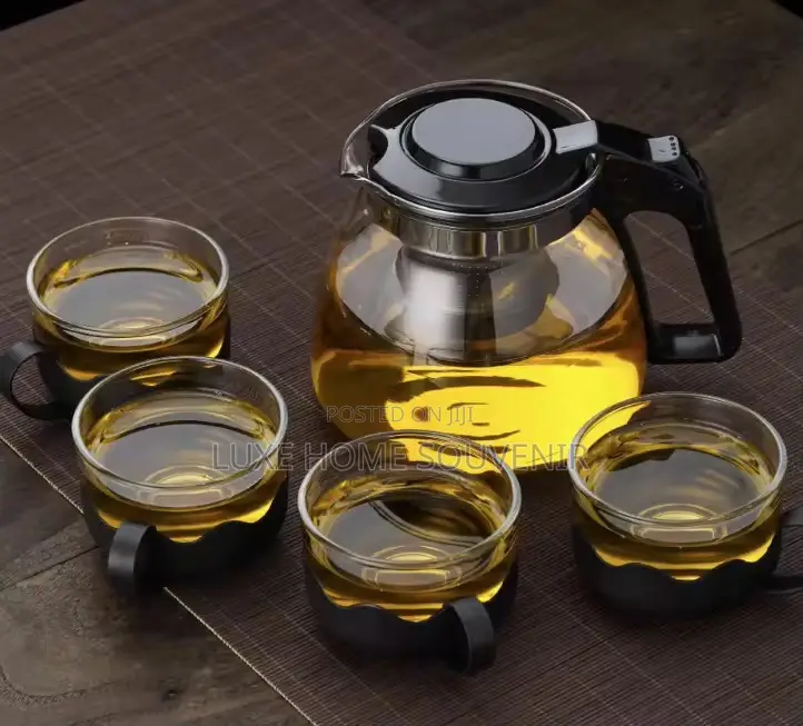 Teapot Set and 4 Cup