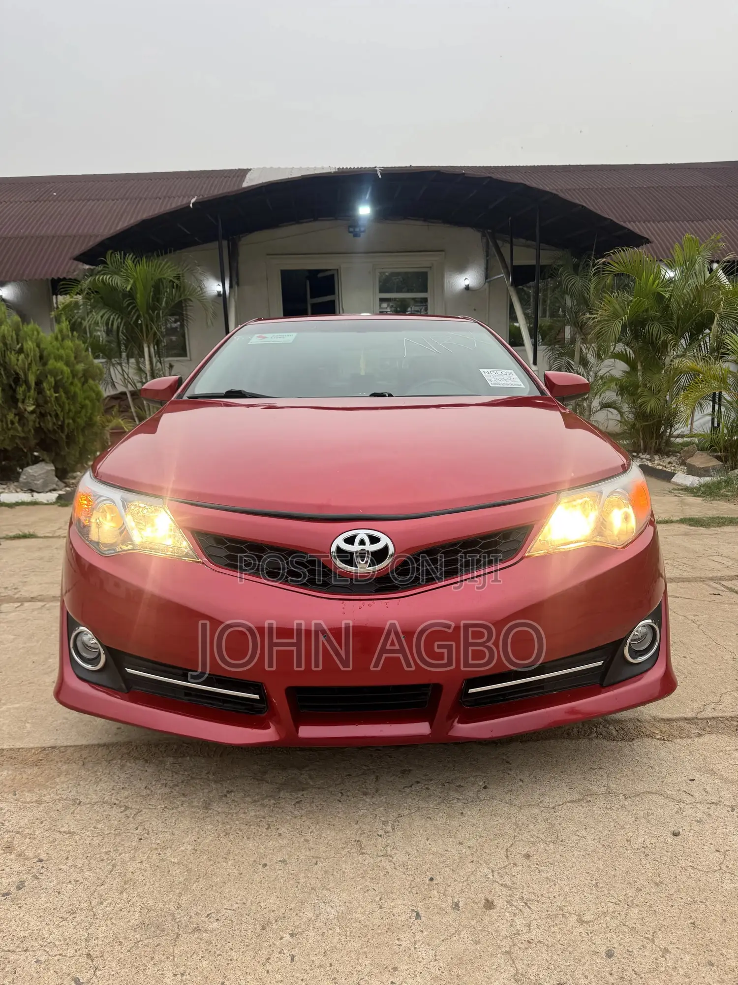 Toyota Camry SE 4dr Sedan (2.5L 4cyl 6A) 2013 Red