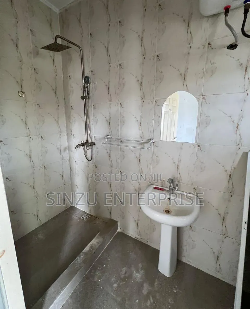 Studio Apartment in Lcc, Chevron for rent