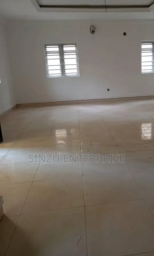 Studio Apartment in Chevron for rent