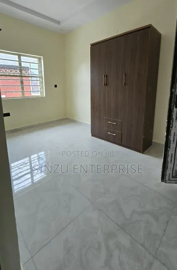 Studio Apartment in Chevron for rent