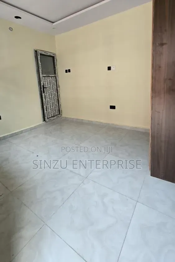 Studio Apartment in Chevron for rent