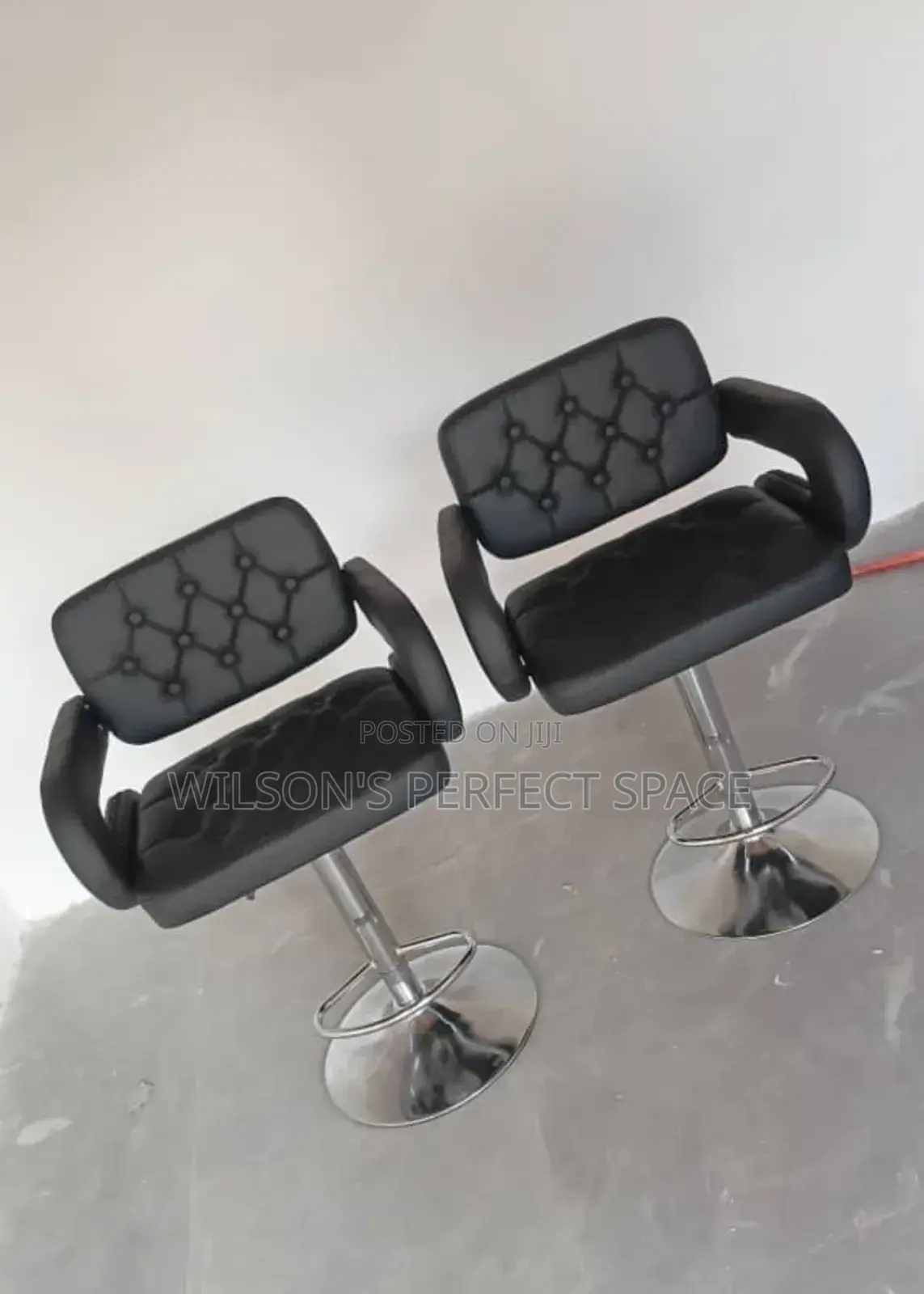 Adjustable Height Executive Salon Bar Chair