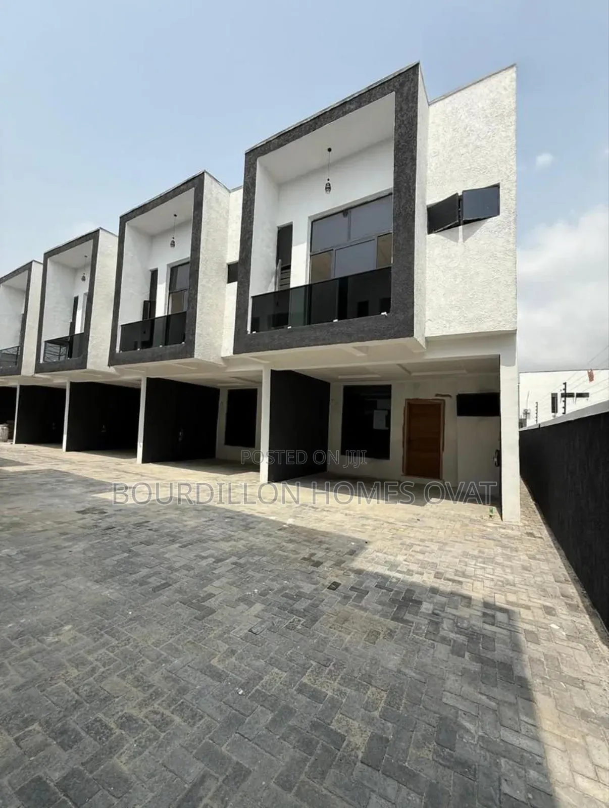 4bdrm Duplex in Ikota Lekki Lagos for rent