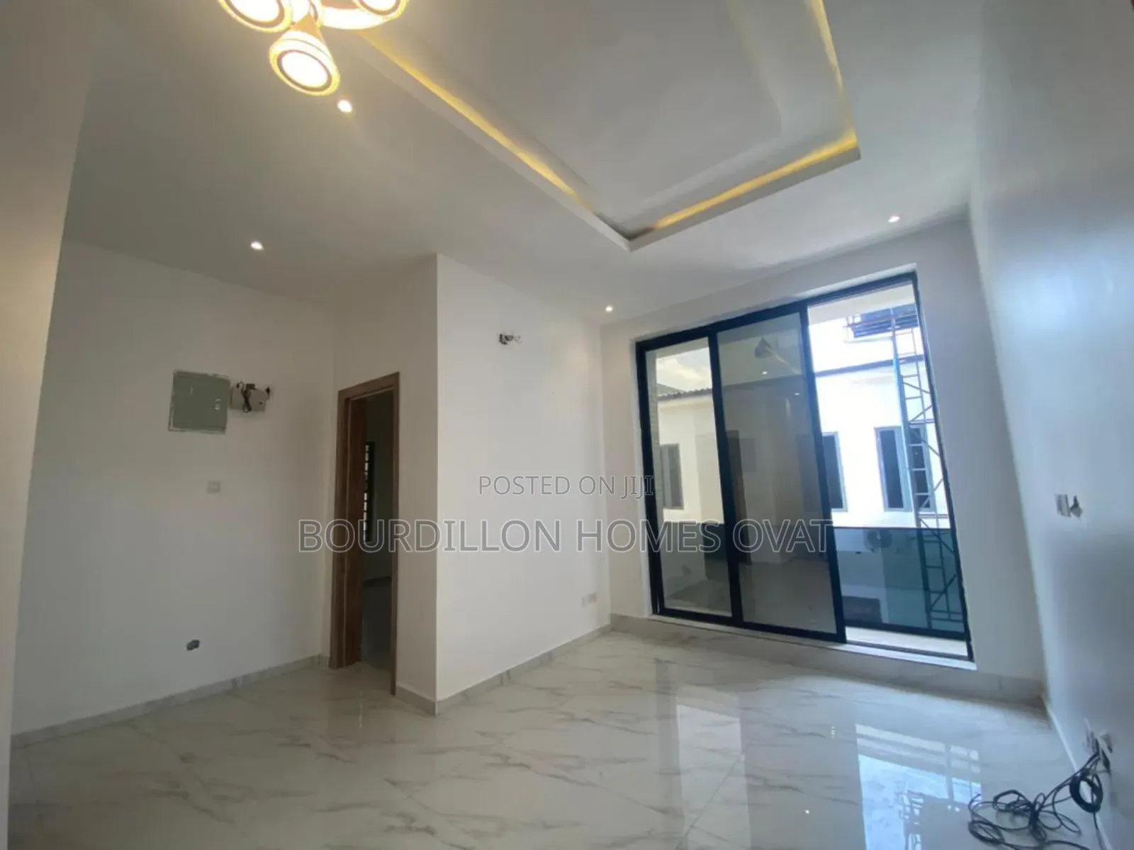 4bdrm Duplex in Harris Drive By Vgc for rent