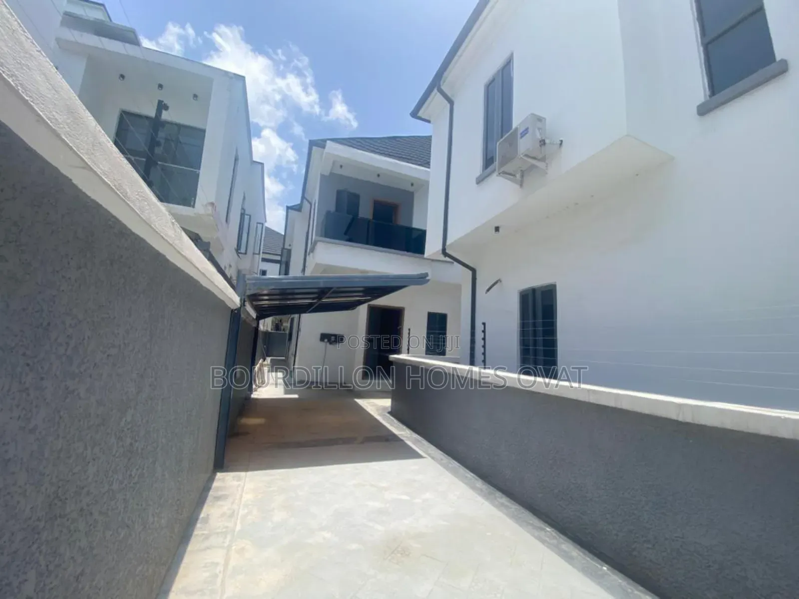 4bdrm Duplex in Harris Drive By Vgc for rent