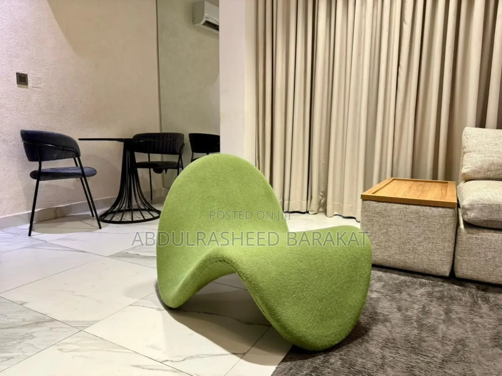 Stylish and Luxury One Bedroom Apartment With Balcony