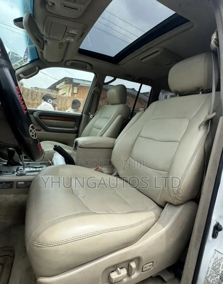 Lexus LX 470 AWD 2005 White
