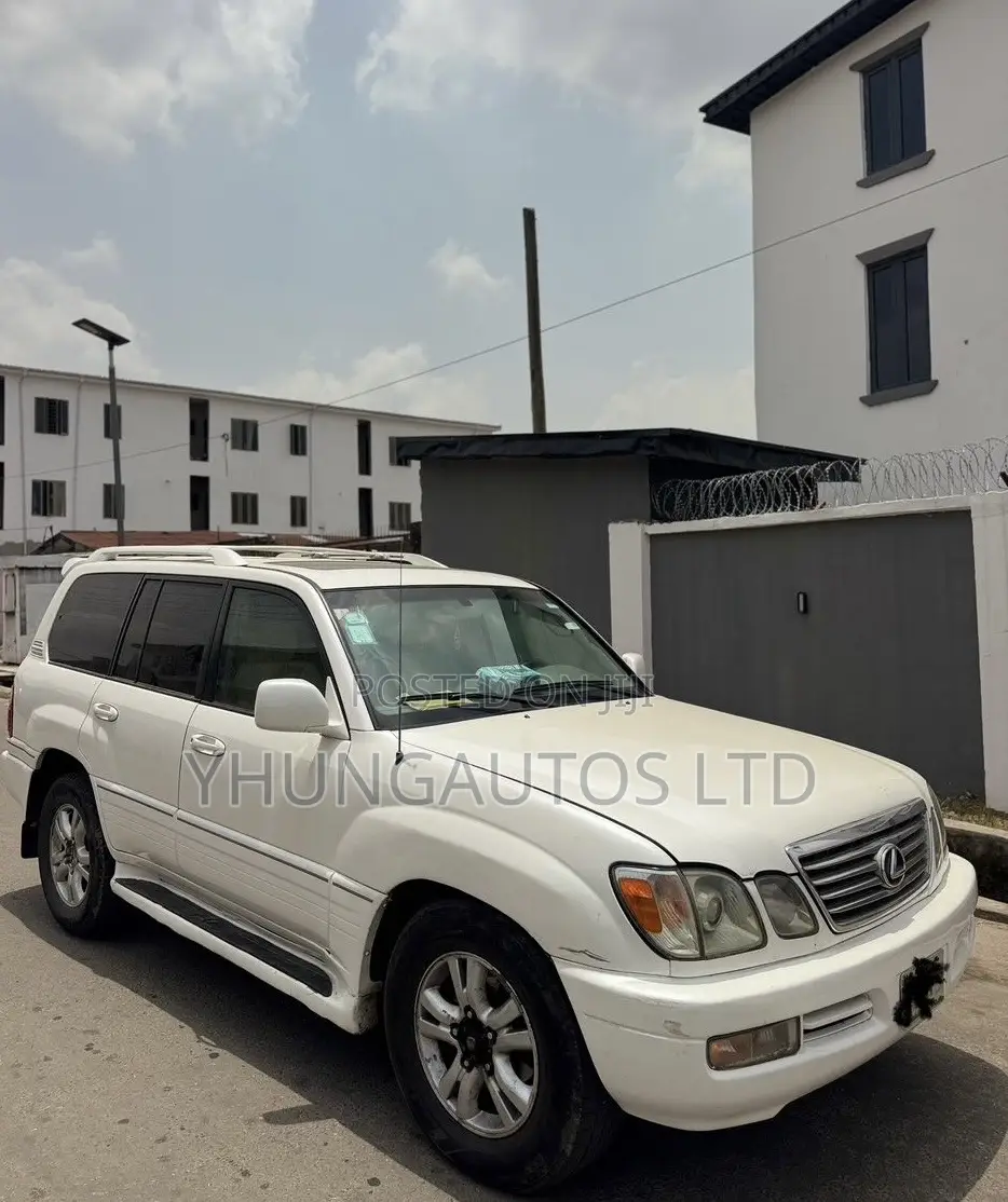 Lexus LX 470 AWD 2005 White