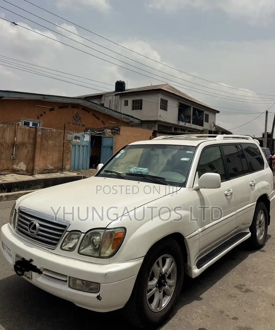 Lexus LX 470 AWD 2005 White