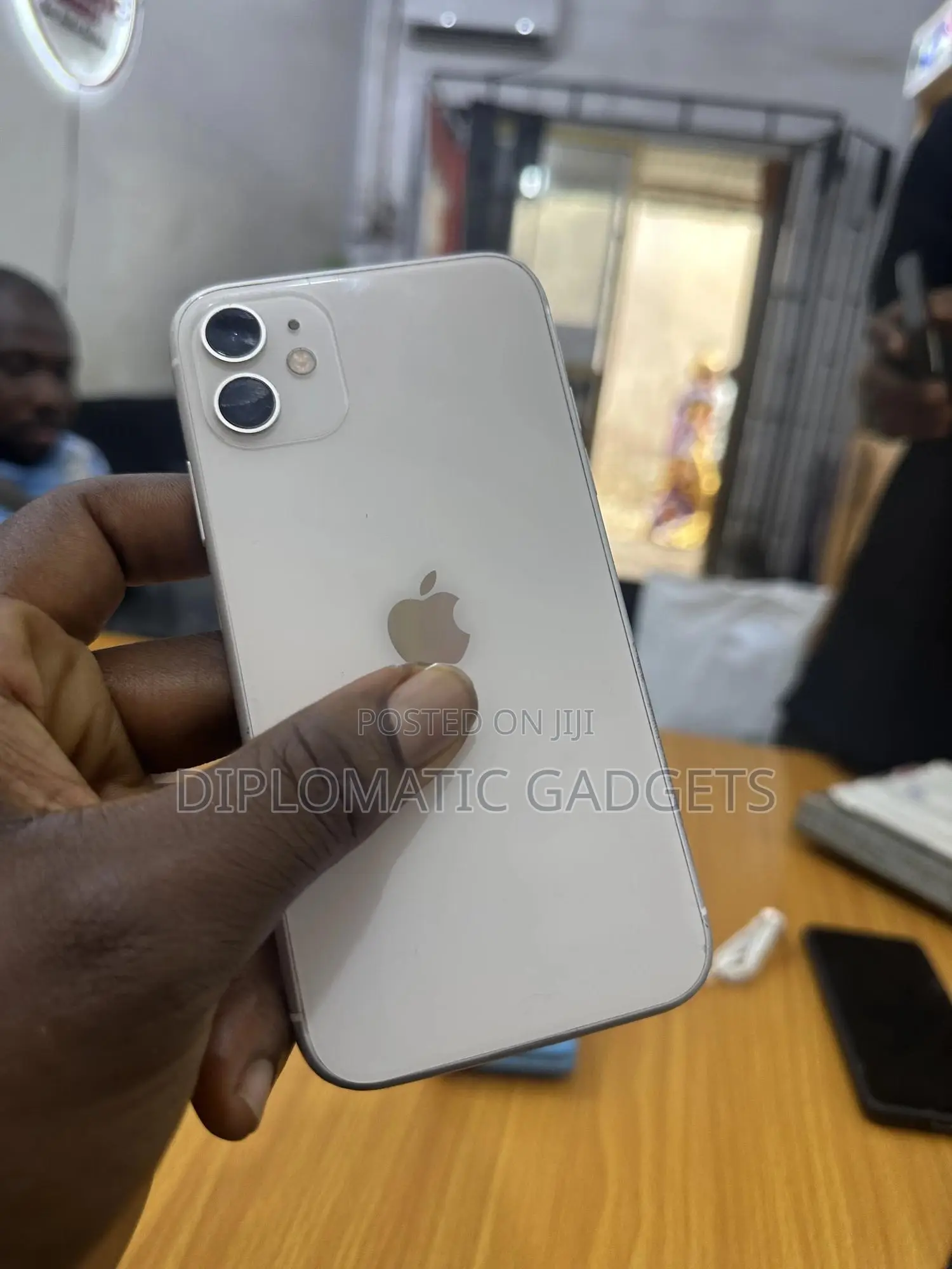 Apple iPhone 11 64 GB White