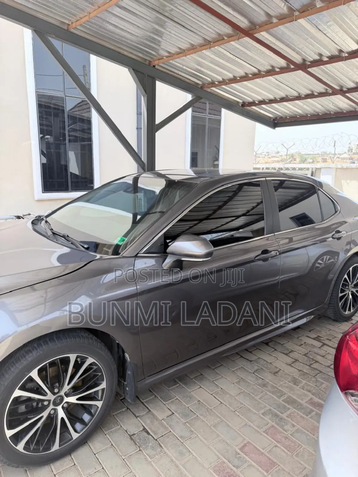 Toyota Camry SE (2.5L 4cyl 8A) 2019 Gray