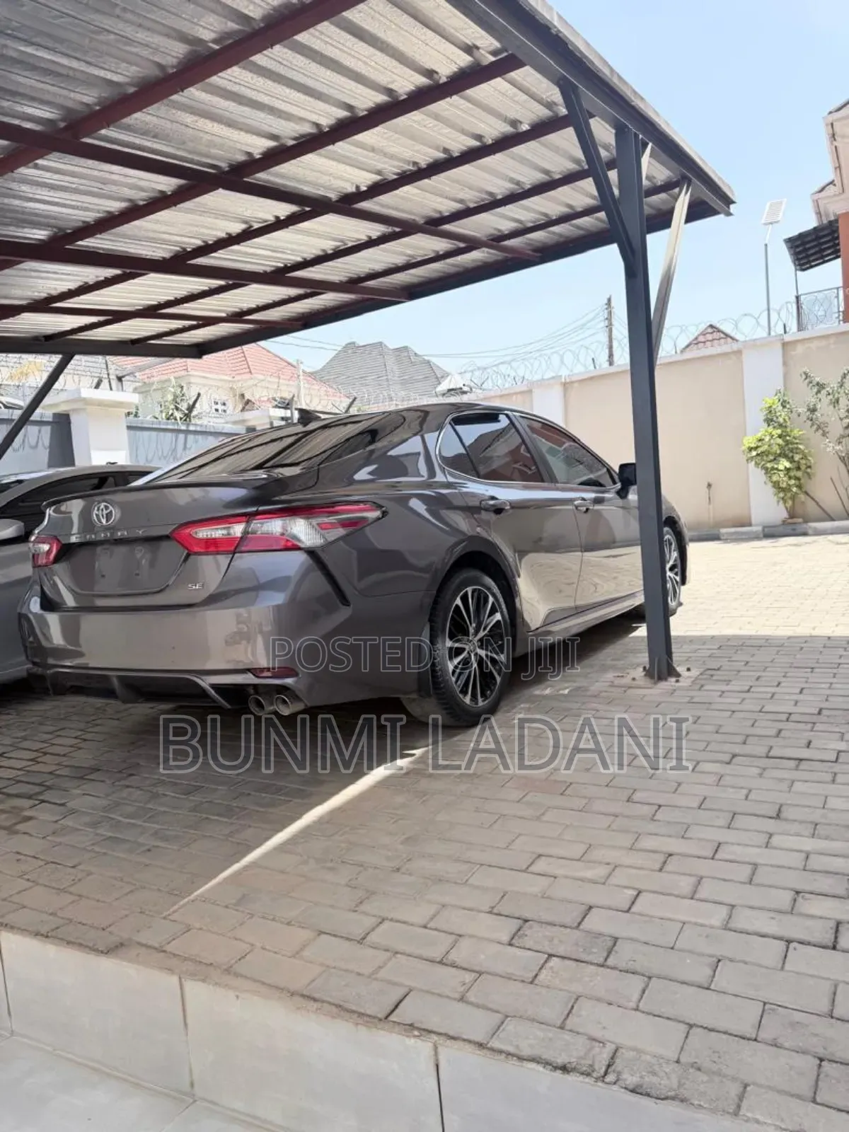 Toyota Camry SE (2.5L 4cyl 8A) 2019 Gray