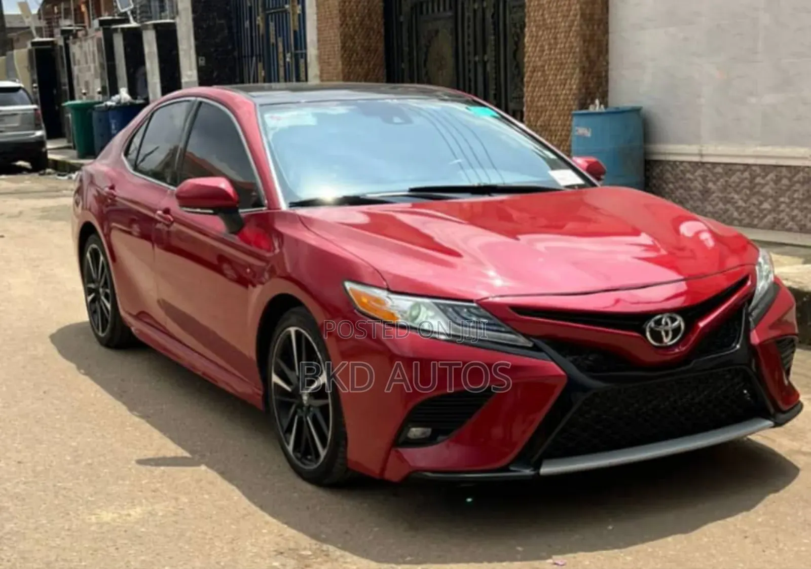 Toyota Camry XSE FWD (2.5L 4cyl 8AM) 2018 Red