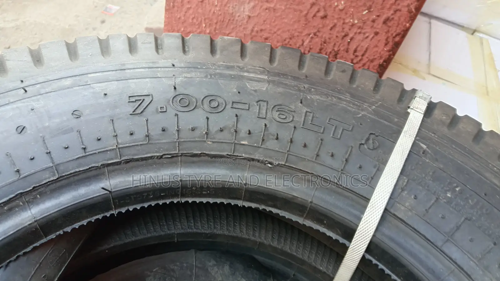 7.00/16lt Ceat Tyre