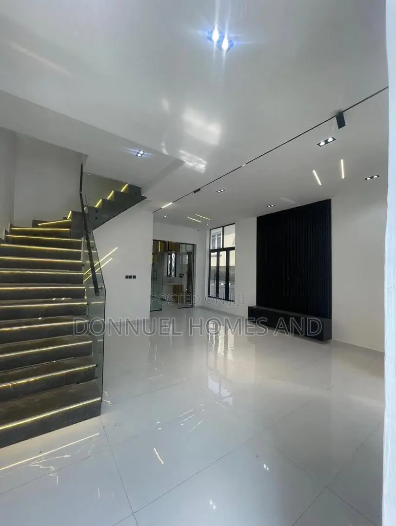 4bdrm Duplex in Ikota for rent