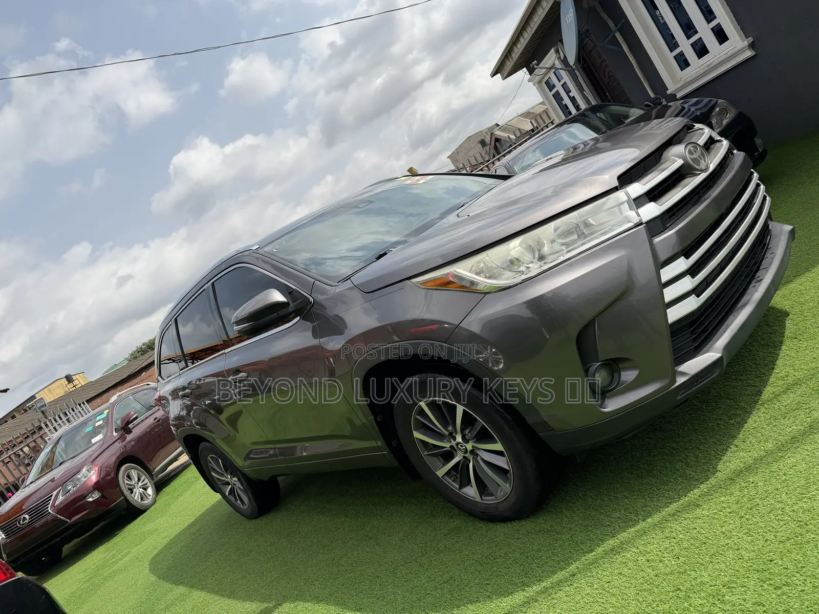Toyota Highlander XLE 4x2 V6 (3.5L 6cyl 8A) 2018 Gray