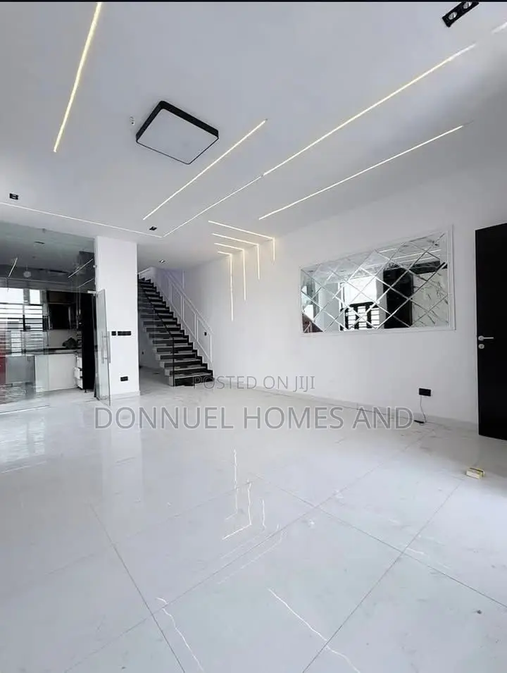 4bdrm Duplex in Ikota for rent