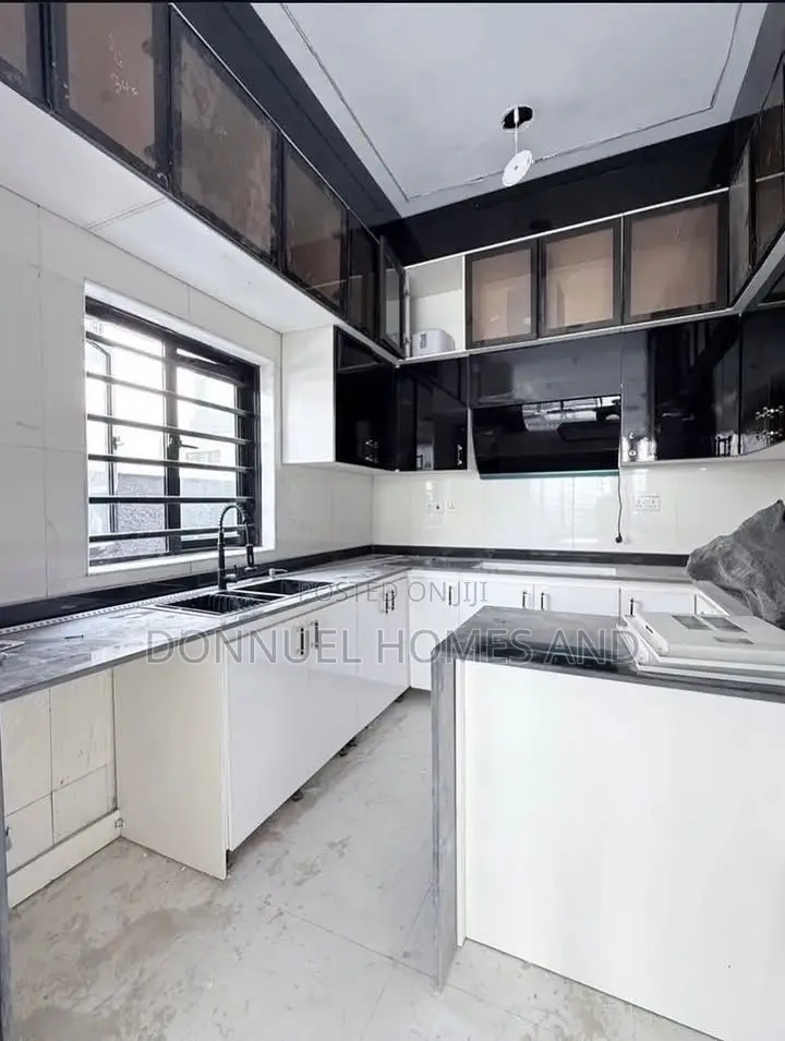 4bdrm Duplex in Ikota for rent