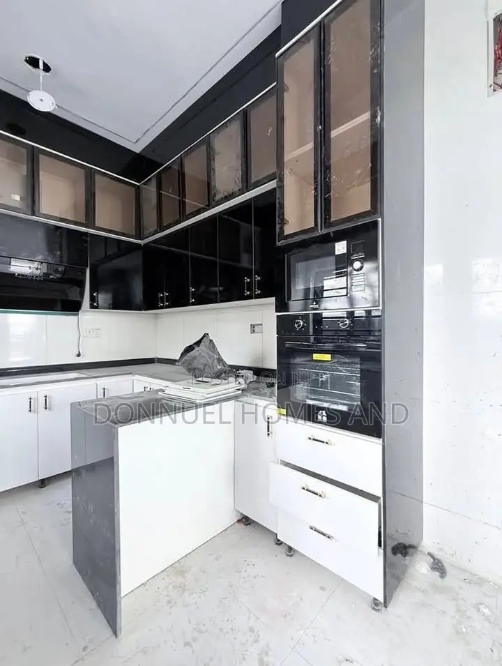 4bdrm Duplex in Ikota for rent