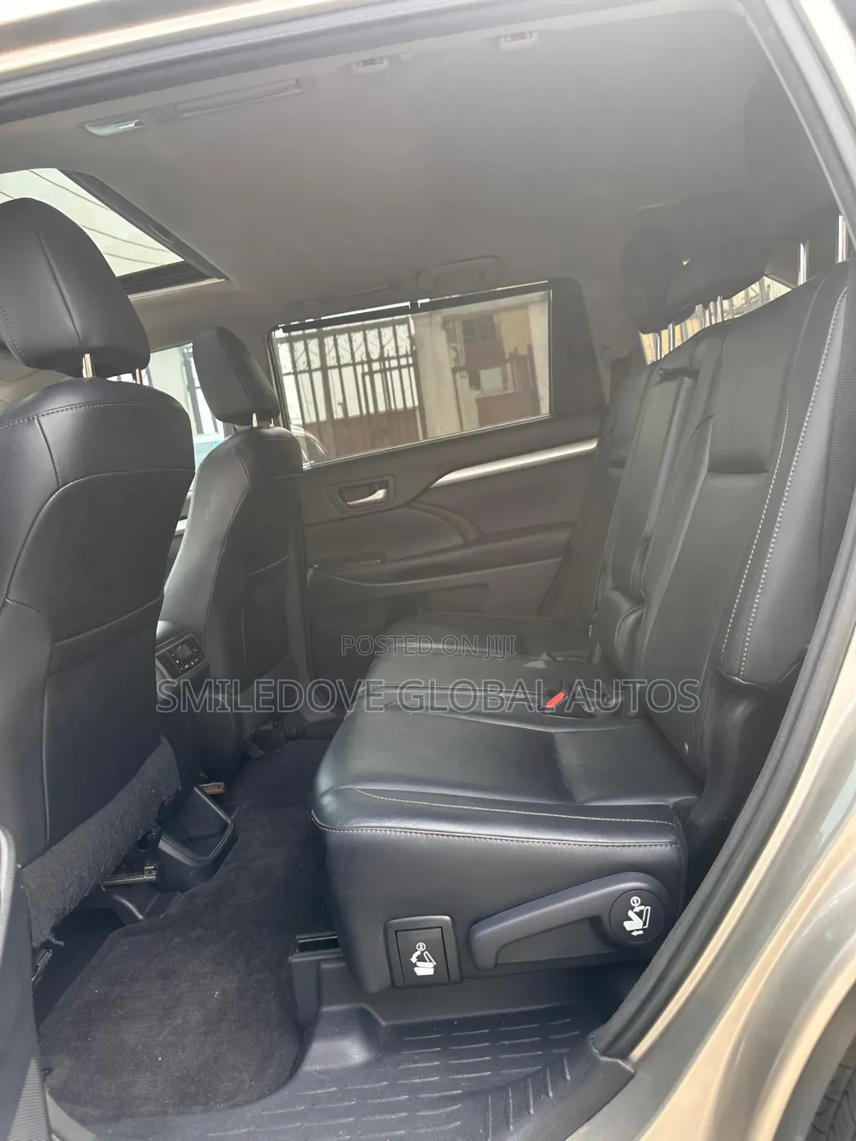Toyota Highlander XLE V6 4x4 (3.5L 6cyl 6A) 2016 Gold