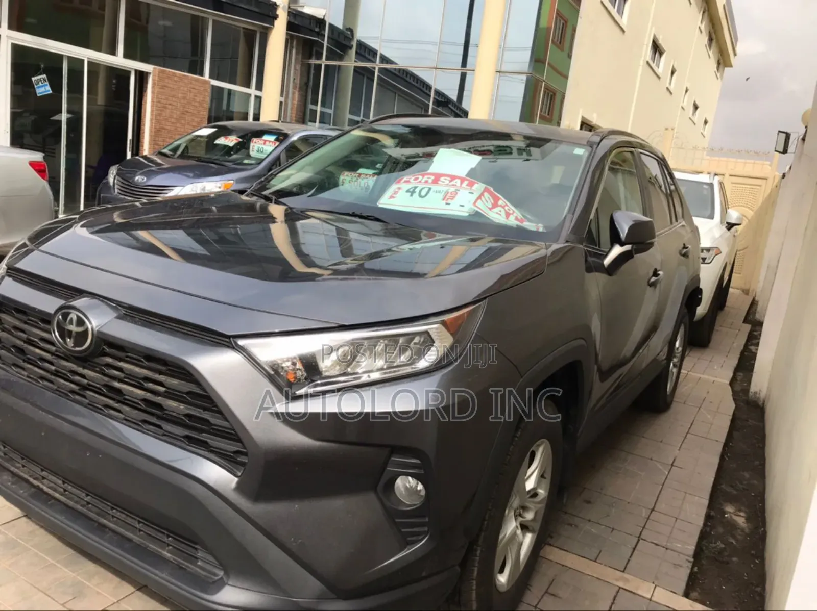 Toyota RAV4 XLE AWD 2020 Gray