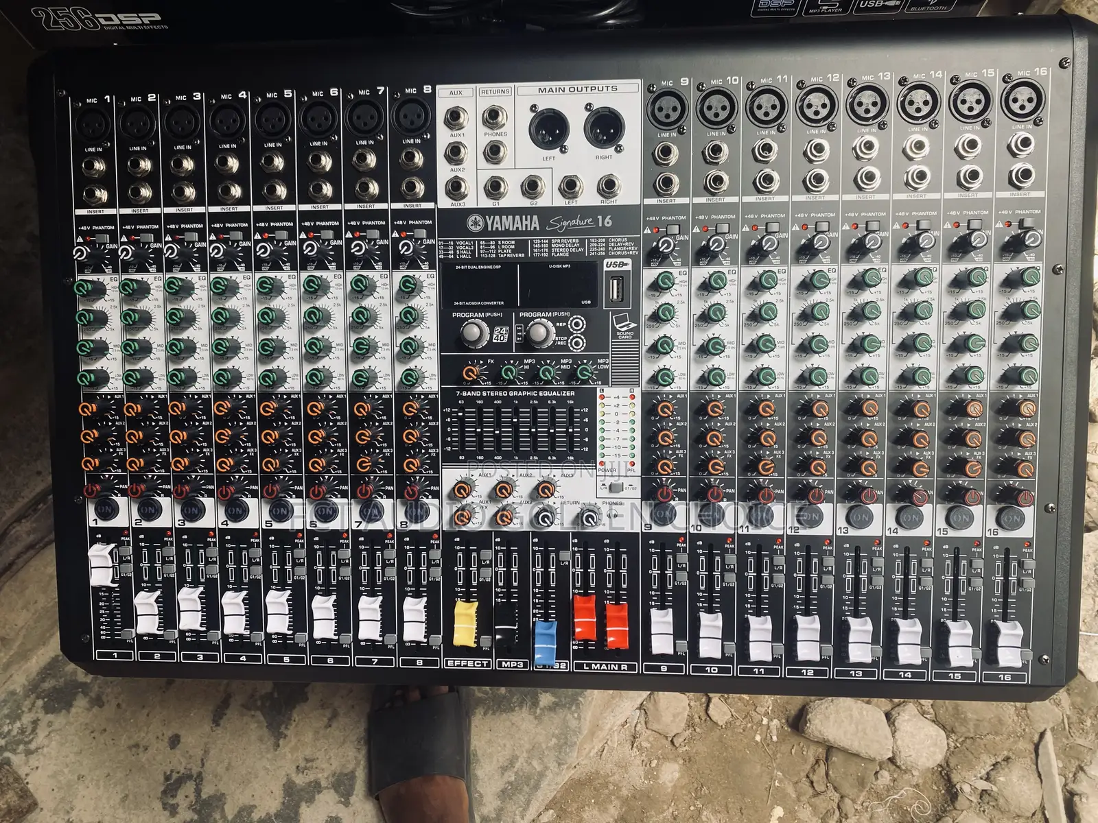 16 Ch Mixer Yamaha Signature 16