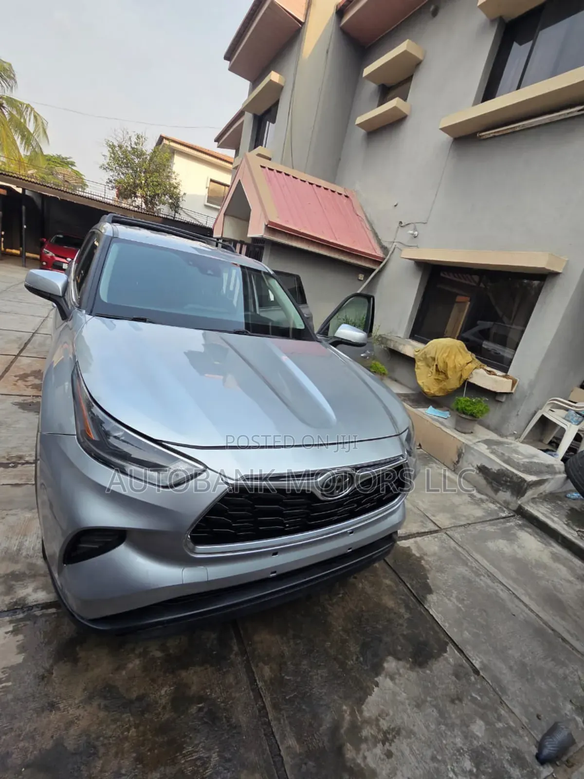 Toyota Highlander LE 2021 Silver