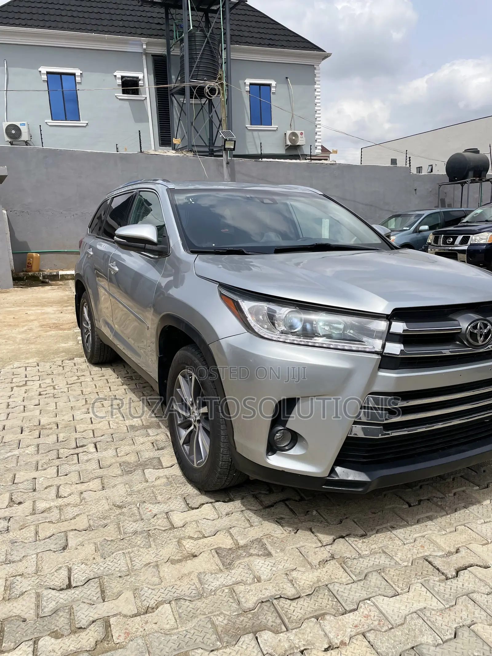 Toyota Highlander XLE 2019 Silver