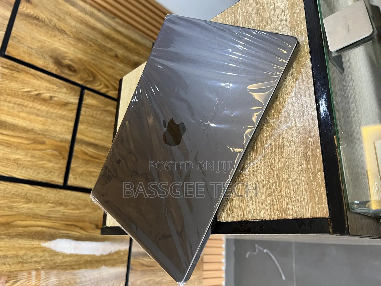 Laptop Apple MacBook Pro 2023 M3 14-inch 16GB Apple M4 SSD 512GB