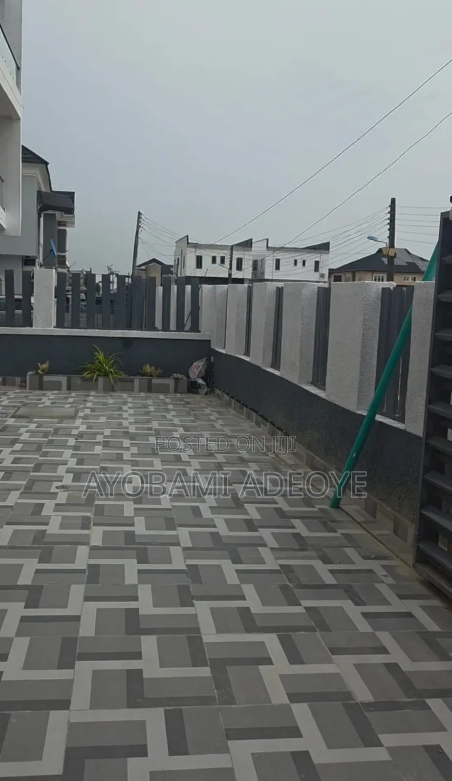 4bdrm Duplex in Secure Estate At for sale