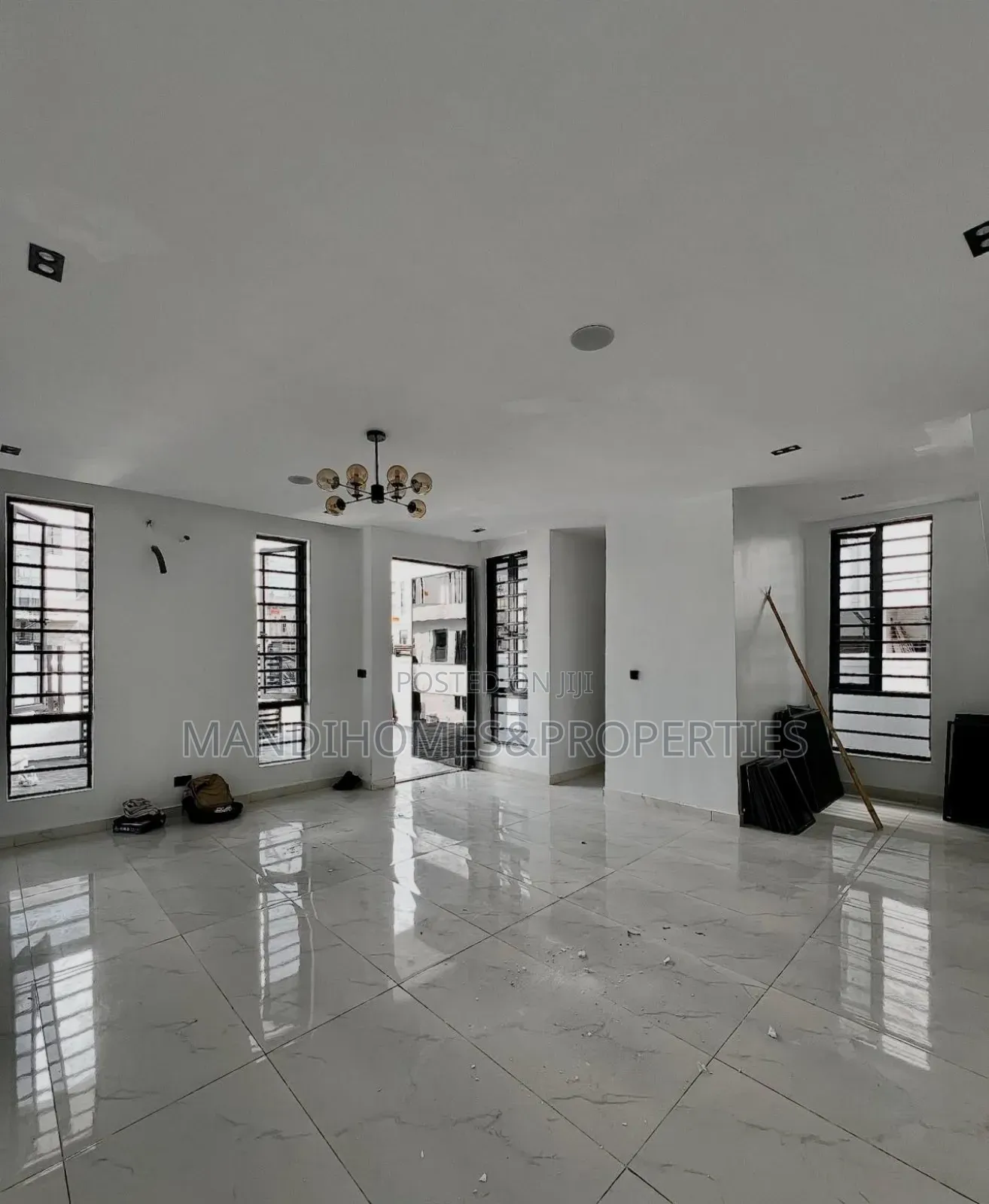 5bdrm Duplex in Ikota for sale