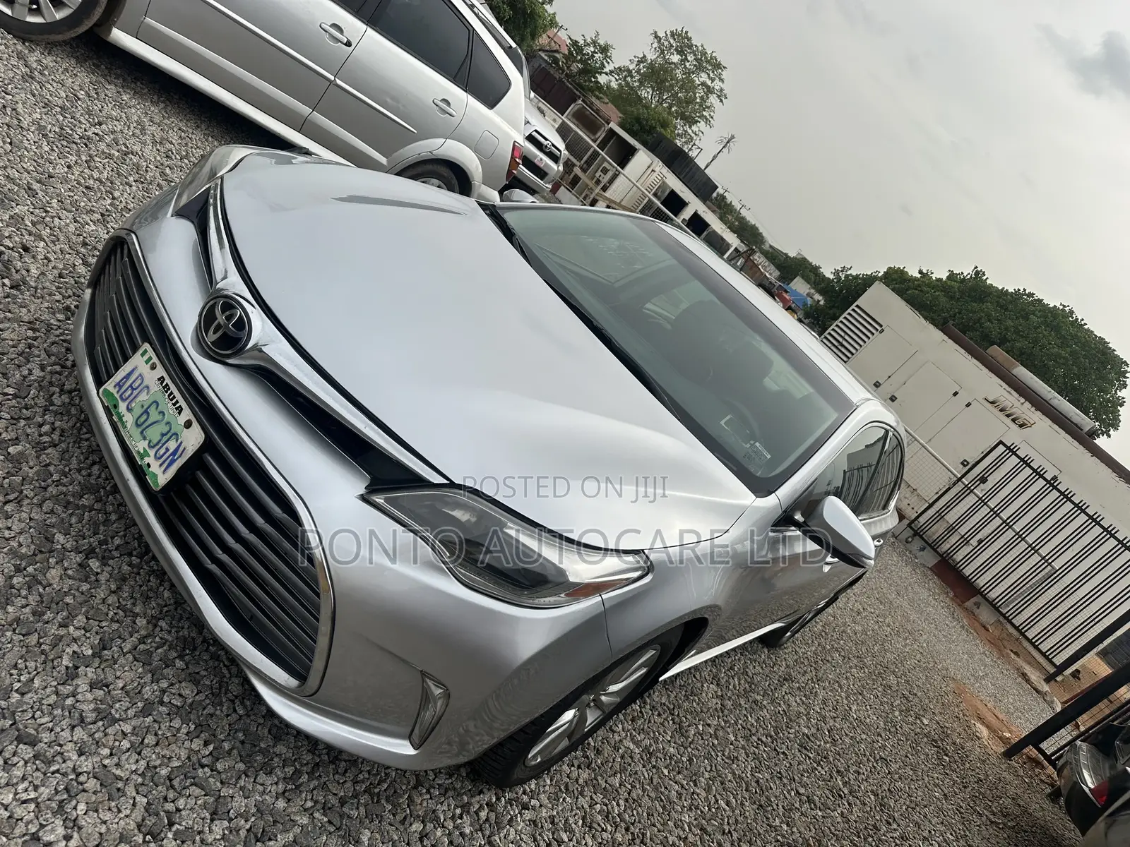 Toyota Avalon XLE Premium 4dr Sedan (3.5L 6cyl 6A) 2014 Silver