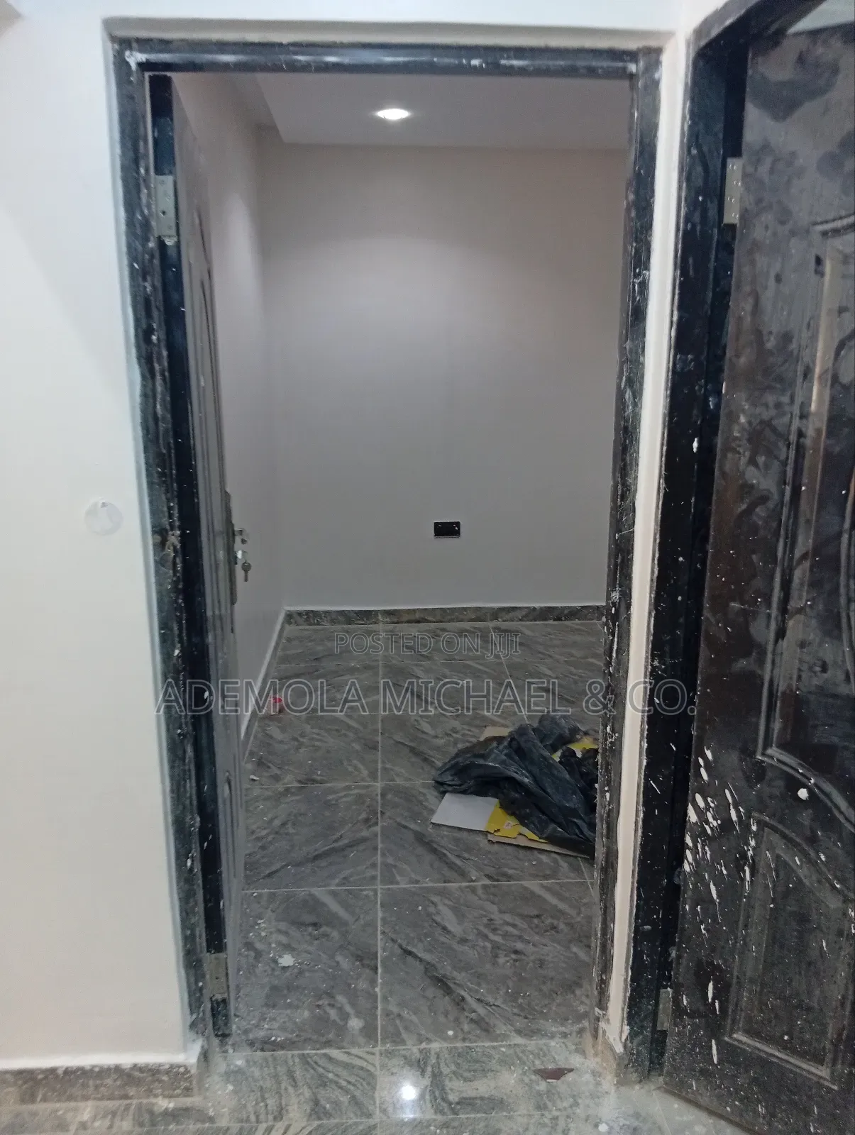 3bdrm Block of Flats in Wuse for sale