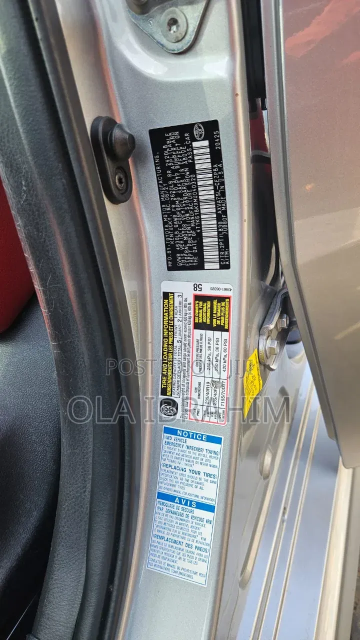 Toyota Camry 2021 Silver