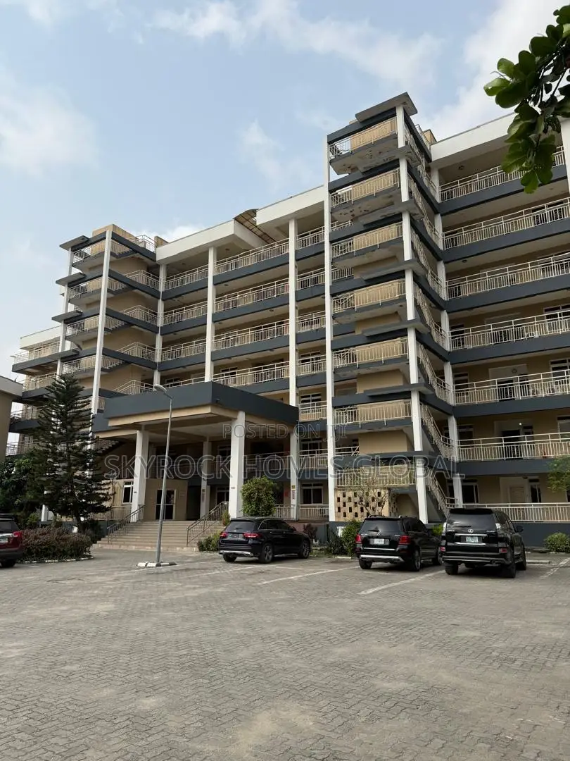 3bdrm Block of Flats in Lekki Phase 1 for rent