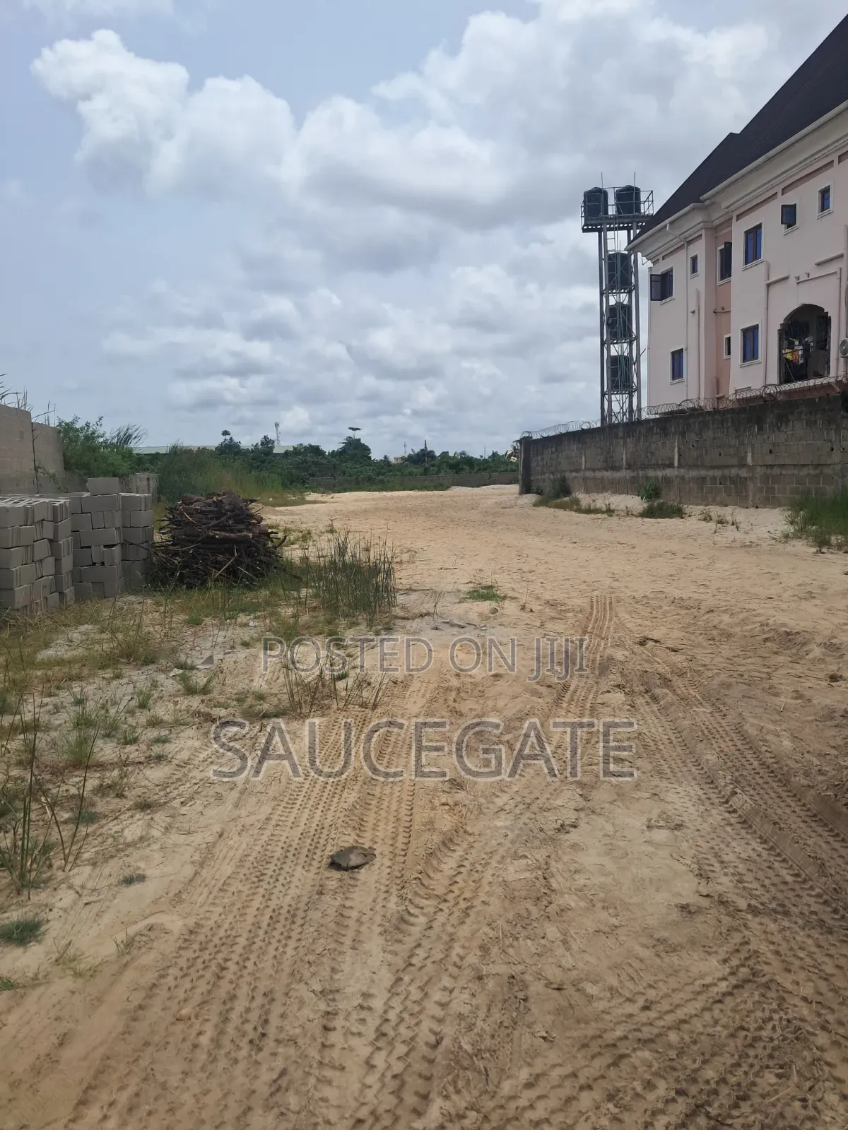 6 Plots Dry for Sale at Abuleoshun for Warehouse or Truck Garage