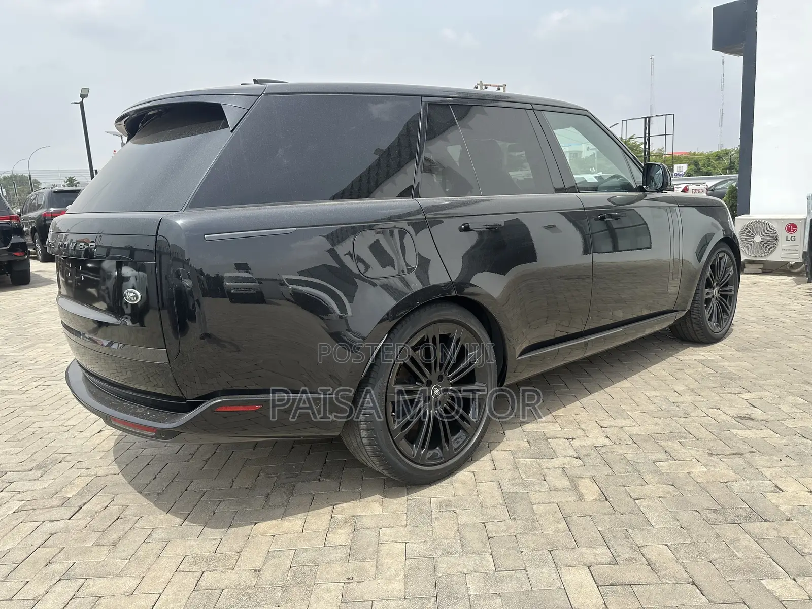 Land Rover Range Rover Vogue 2023 Black