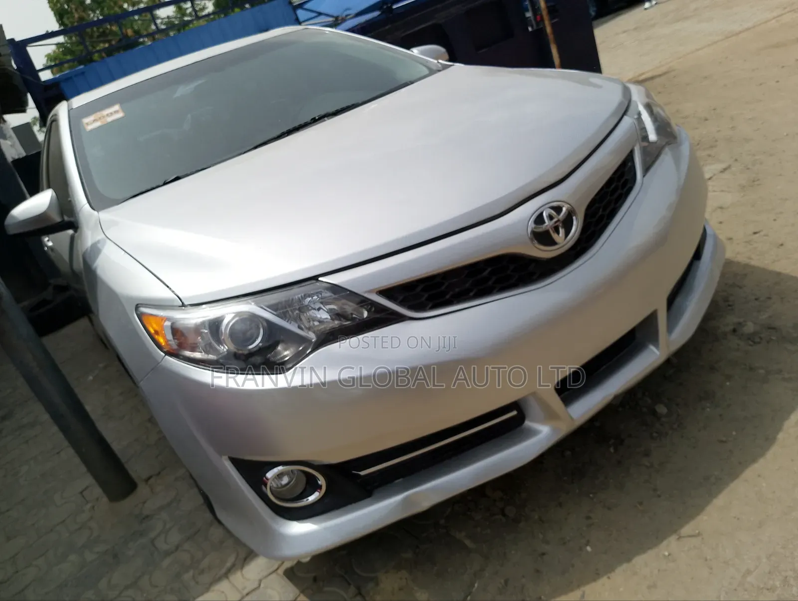 Toyota Camry SE V6 4dr Sedan (3.5L 6cyl 6A) 2012 Silver