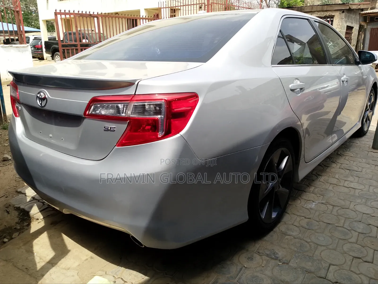 Toyota Camry SE V6 4dr Sedan (3.5L 6cyl 6A) 2012 Silver