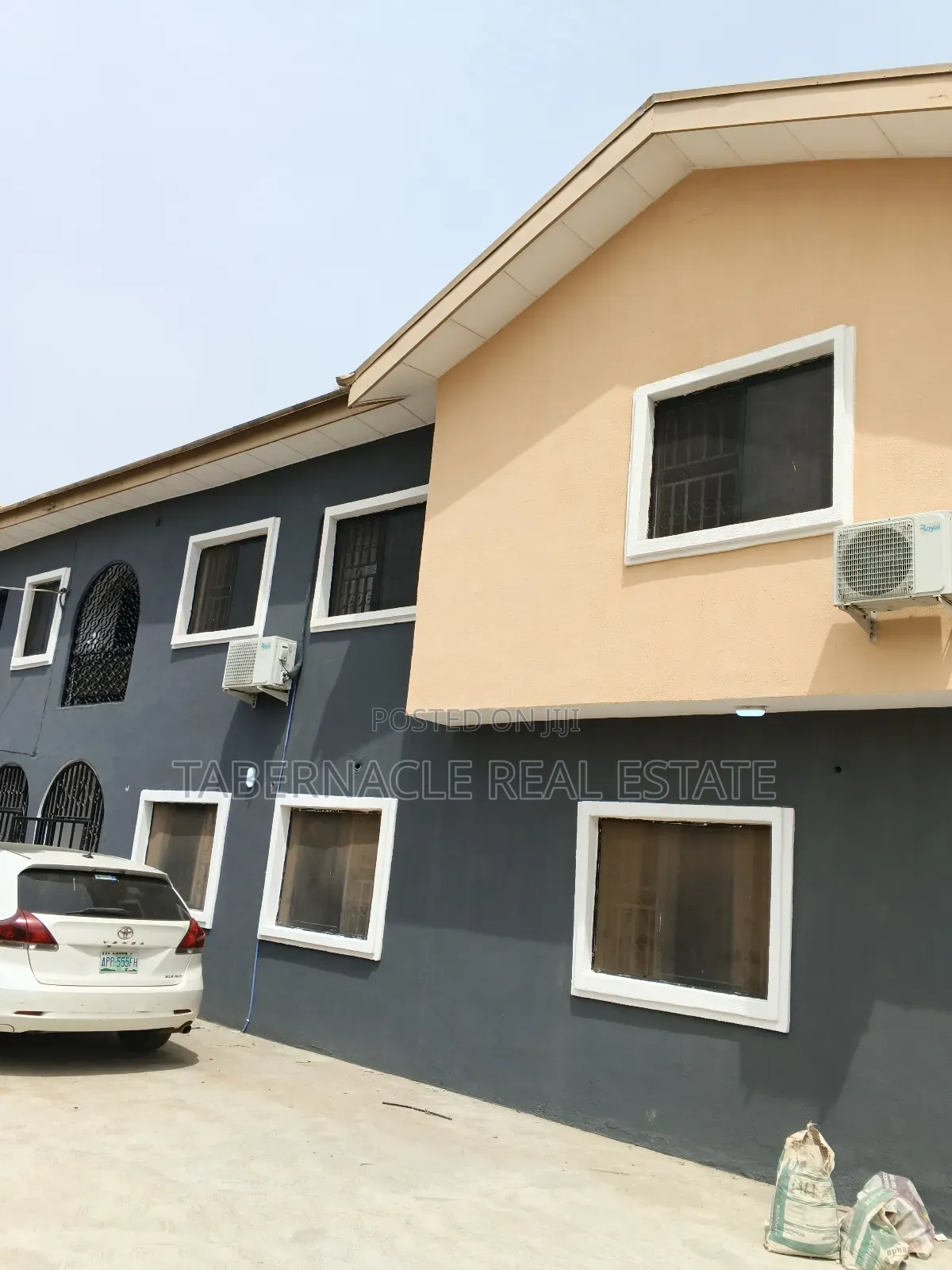 2bdrm Apartment in Fakoyabi, Ebute for rent