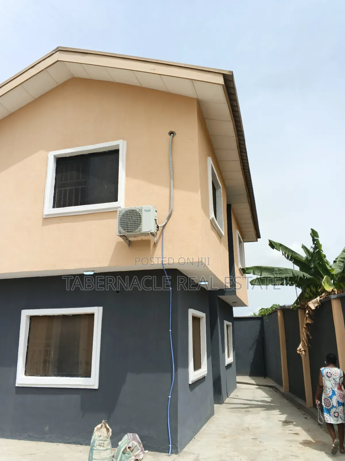 2bdrm Apartment in Fakoyabi, Ebute for rent