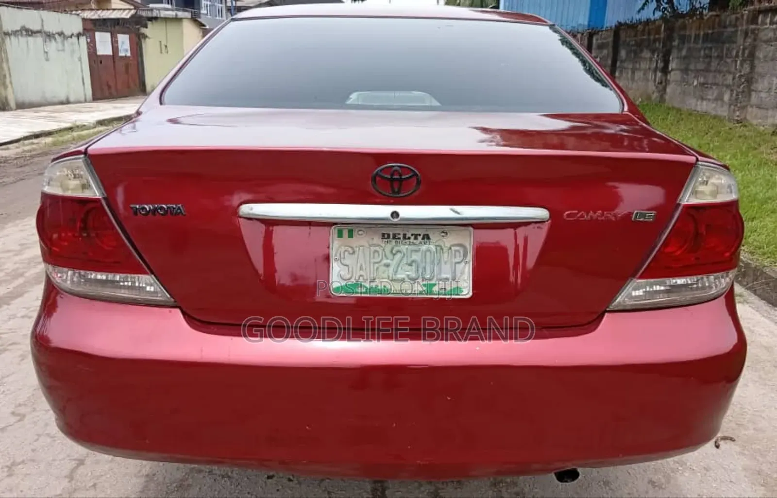 Toyota Camry XLE V6 4dr Sedan (3.0L 6cyl 5A) 2005 Red