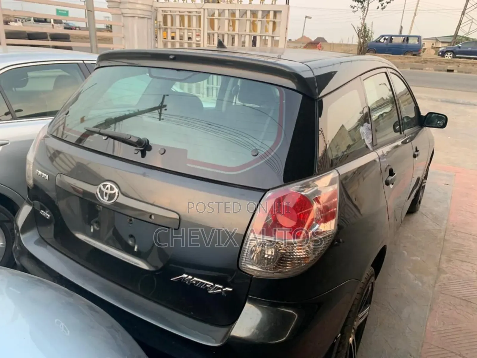 Toyota Matrix Hatchback AWD (1.8L 4cyl 4A) 2005 Gray