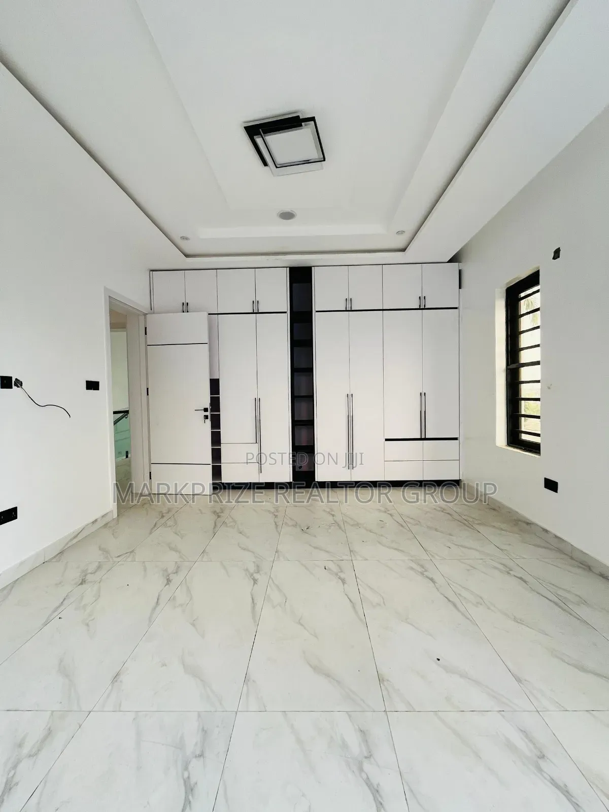 5bdrm Duplex in Omole Phase 2 for sale