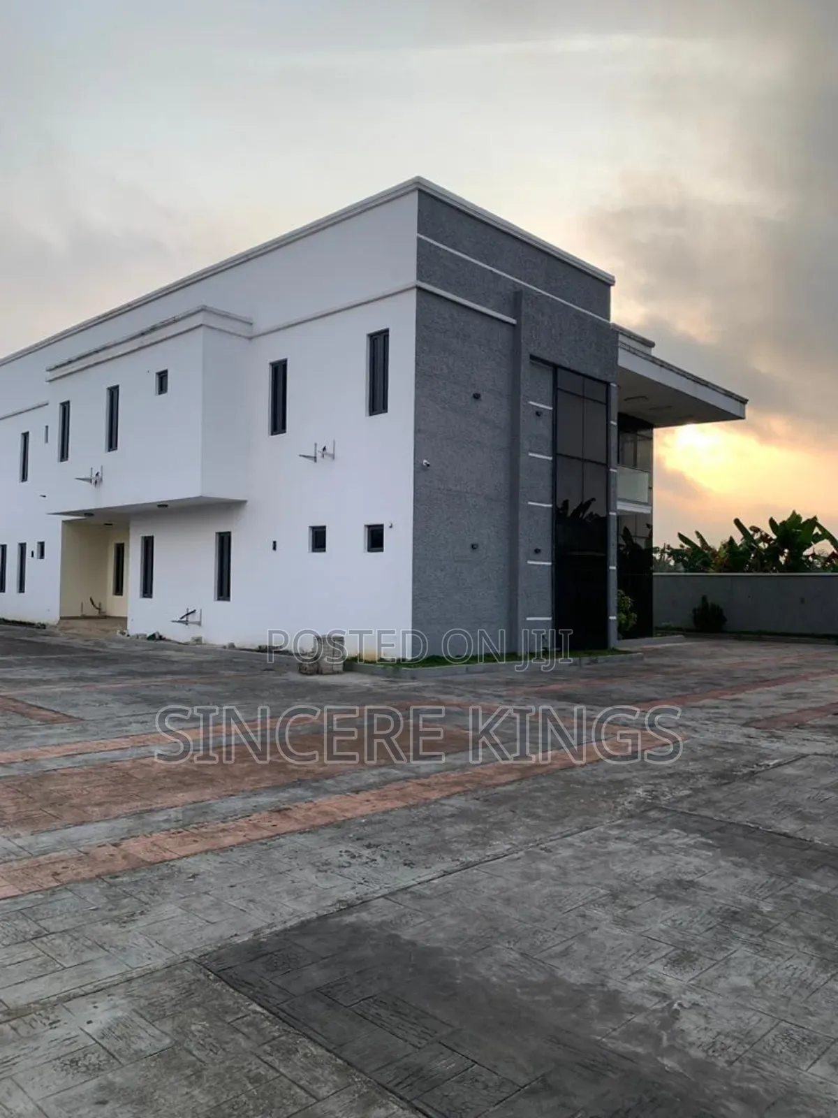 6bdrm Duplex in Shelter Afrique, Uyo for sale
