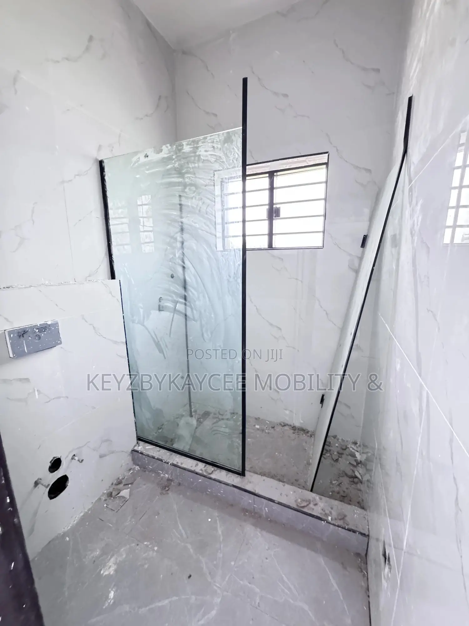 4bdrm Duplex in Ajao Estate for sale