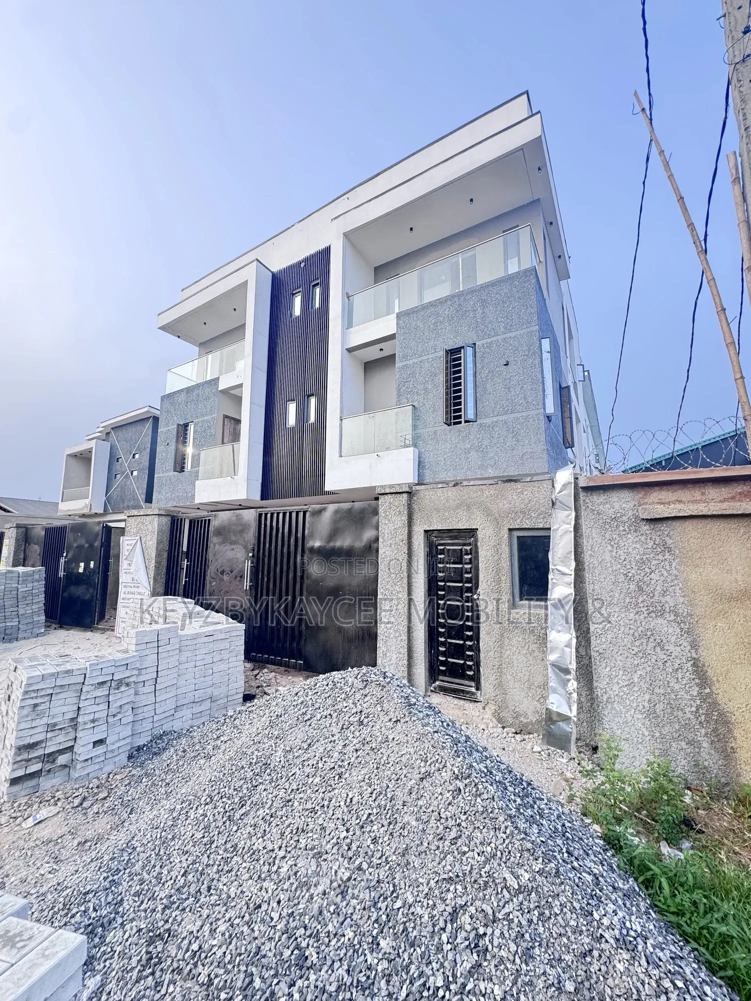 4bdrm Duplex in Ogudu for sale
