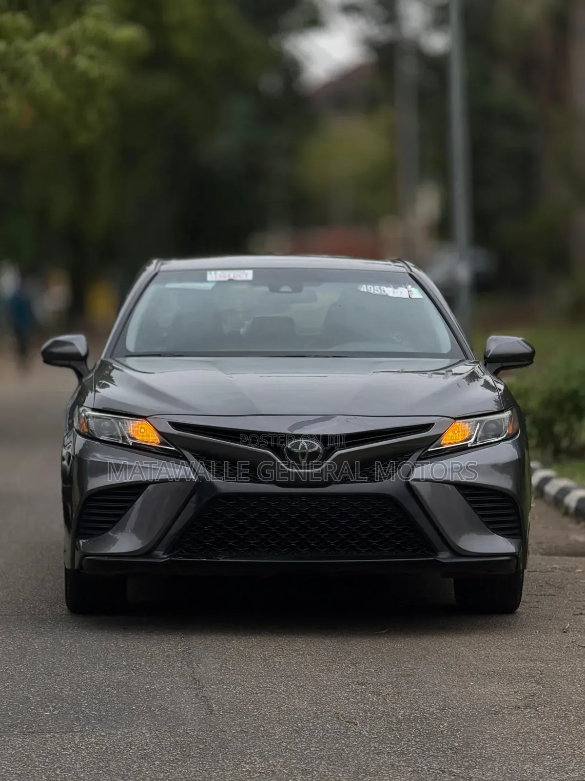 Toyota Camry SE FWD 2020 Gray