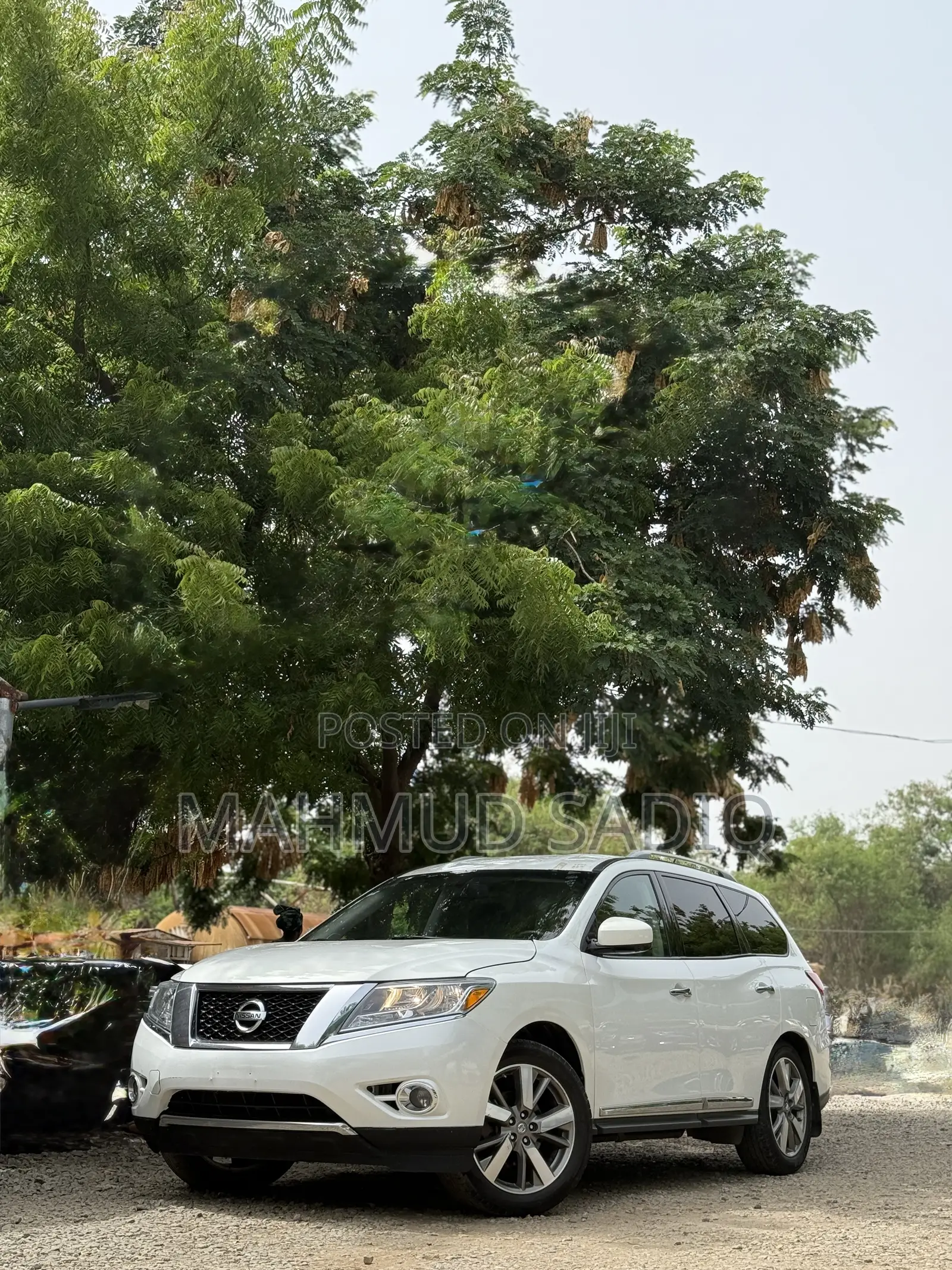 Nissan Pathfinder Platinum 4dr SUV 4WD (3.5L 6cyl CVT) 2014 White